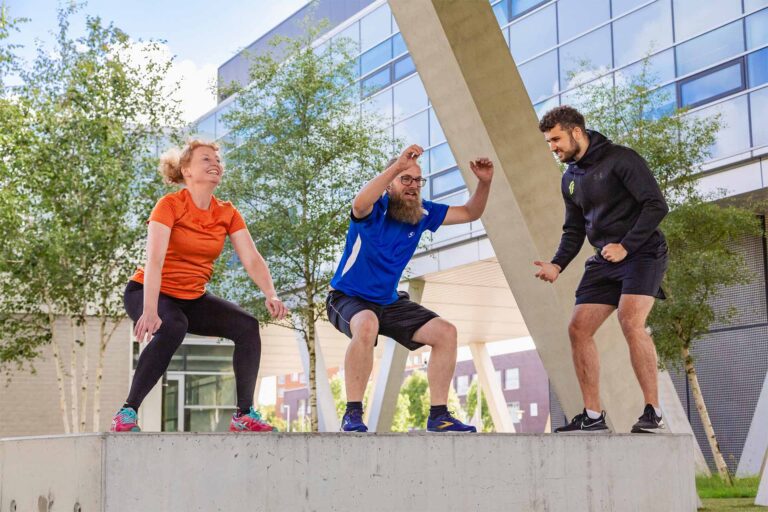 Fotografie FitFam Leeuwarden Bootcamp box jump